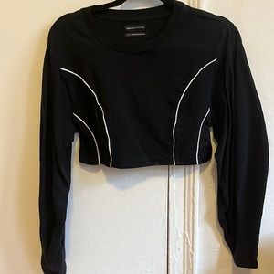 Urban Outfitters LS Black Cropped Top